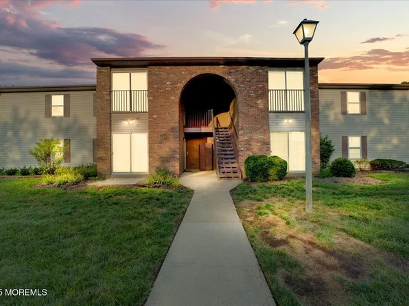 152 Frontier Way, Tinton Falls, NJ 07753