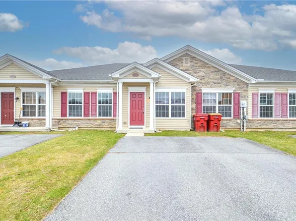 213 Huntington Ln, Easton, PA 18040