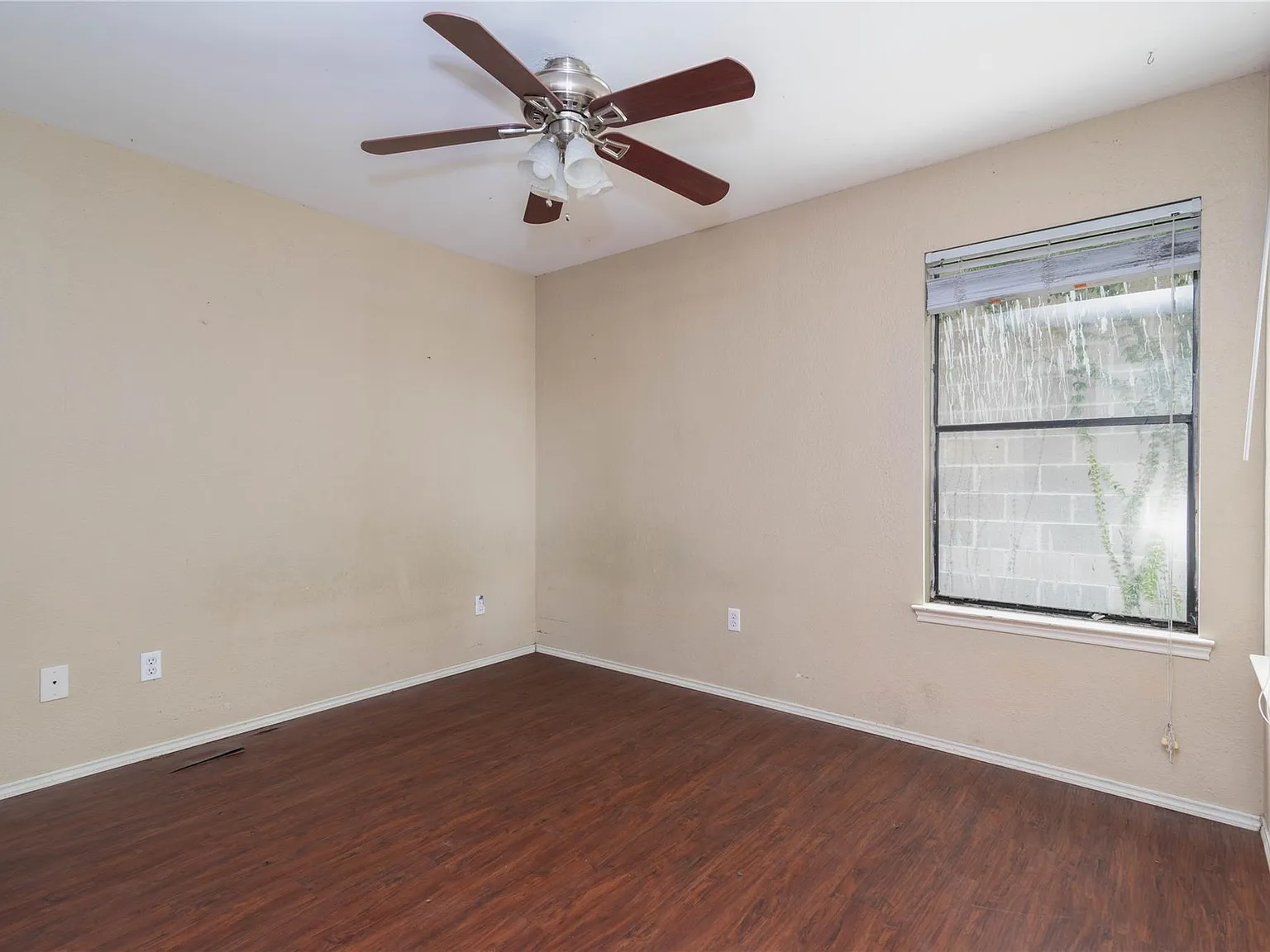 2 bed, 2.0 bath, 810 sqft, $1,200 — Photo 4
