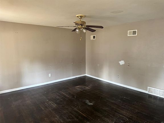 2nd image of 1311 Claudine Dr