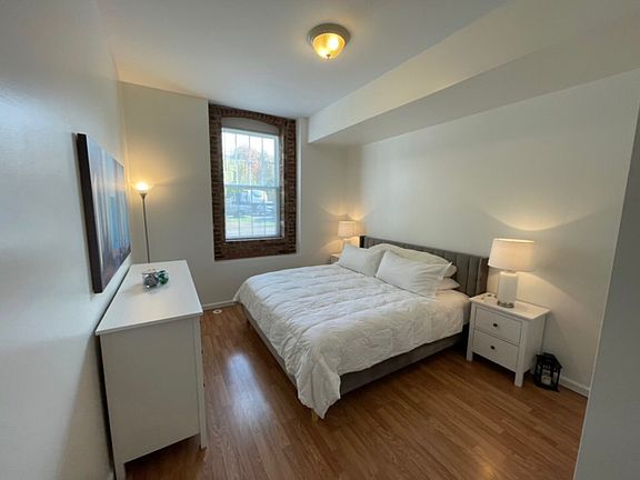 3rd image of 525 Maple Ave APT 7