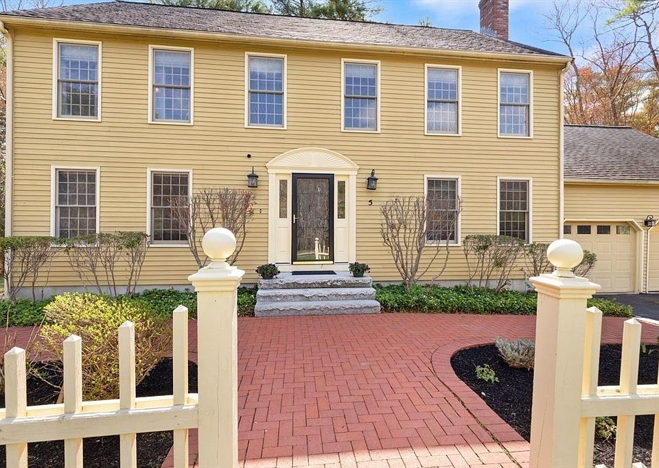 1st image of 5 Whites Pond Dr