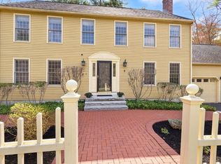 5 Whites Pond Dr, Norfolk, MA 02056