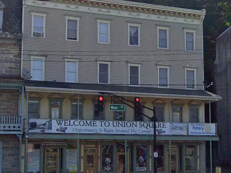 21 Union Sq — Photo 1