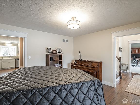 4th image of 774 Autumn Leaf Dr