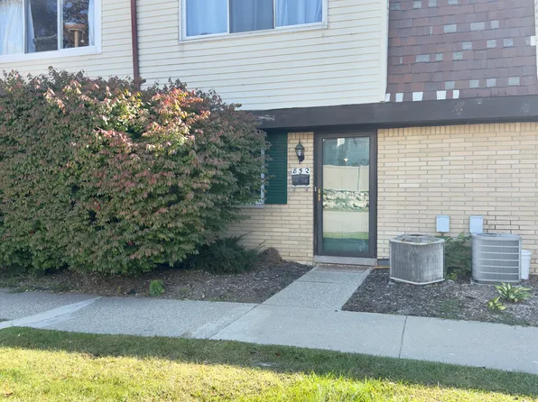 852 N Main St, Milford, MI 48381