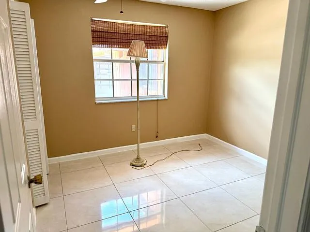 1235 Rowayton Cir — Photo 14