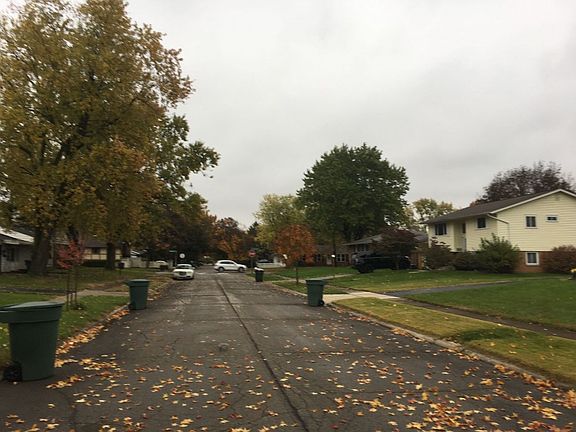5th image of 1357 Whitby Sq N