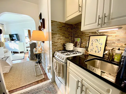 Rented by Douglas Elliman | media 7