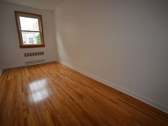 4th image of 23-23 41st St #3FR