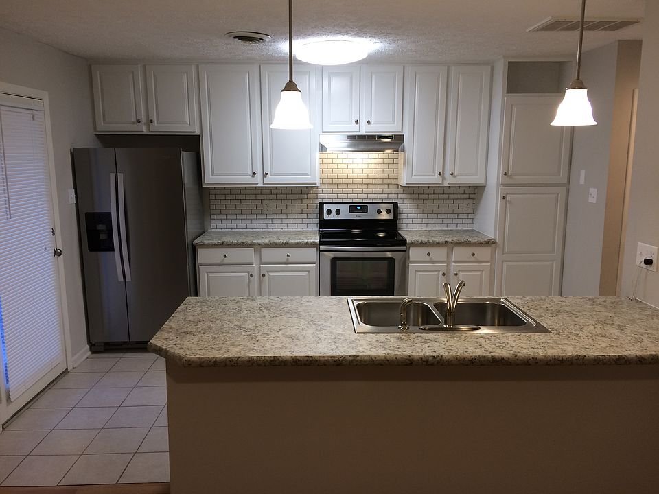 kitchen seen from dining roo