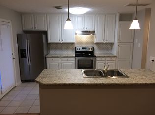 105 Golfcrest Ln, Oak Ridge, TN 37830