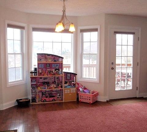 5th image of 209 Piave Ln