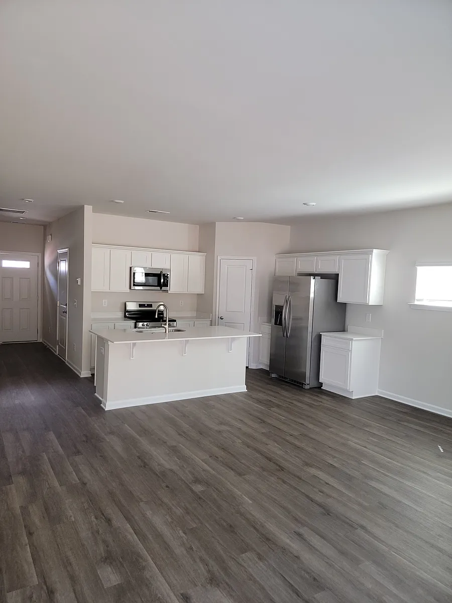 Building Photo - 329 S Lake Ct