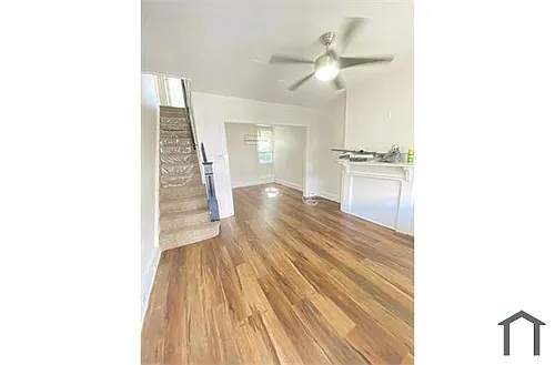 159 N Robinson St Photo 1