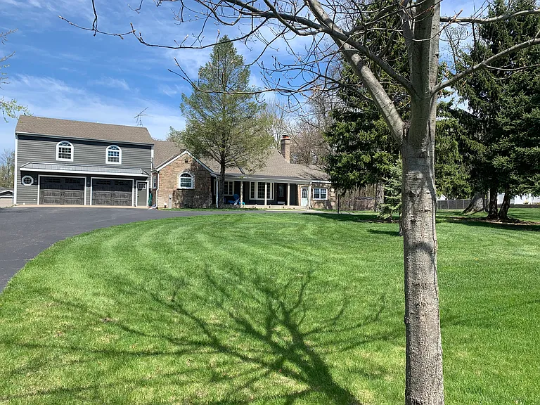 1315 Hilltop Dr — Photo 5