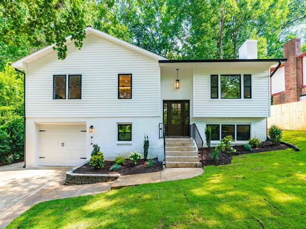 4349 Pickwick Dr, Raleigh, NC 27613