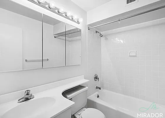 Rented by Mirador Real Estate | media 10