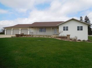 110 Easy St, Cresco, IA 52136