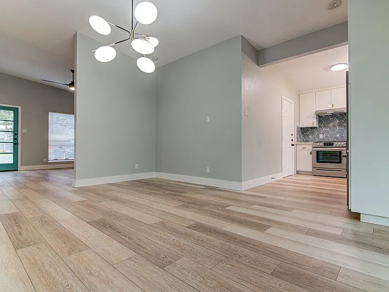 4707 Menchaca Rd — Photo 8