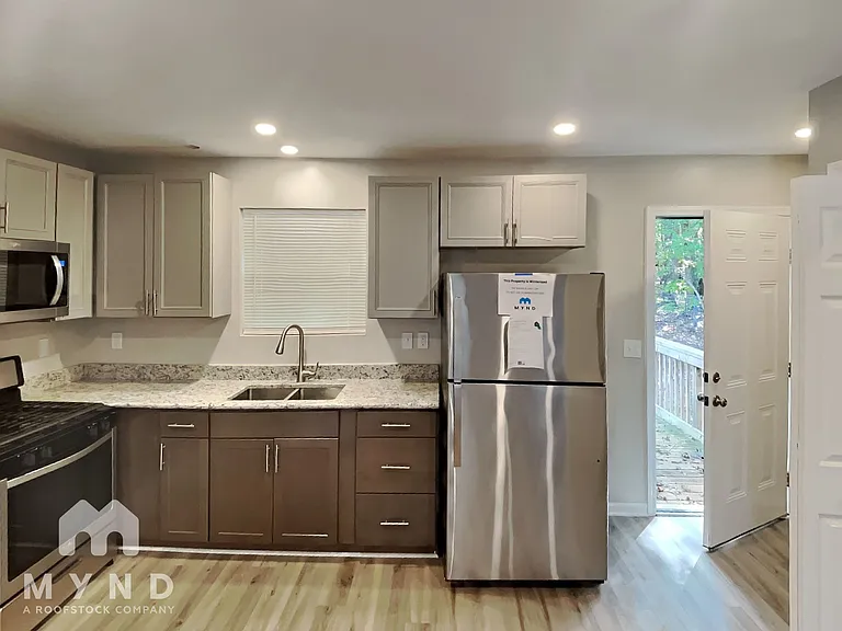 214 Aspen Dr — Photo 5