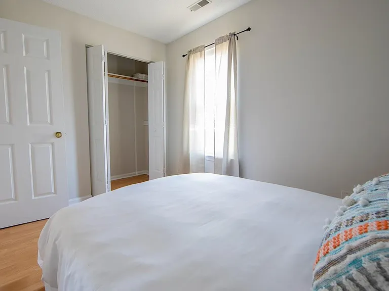 725 Wolftrap Ln — Photo 6