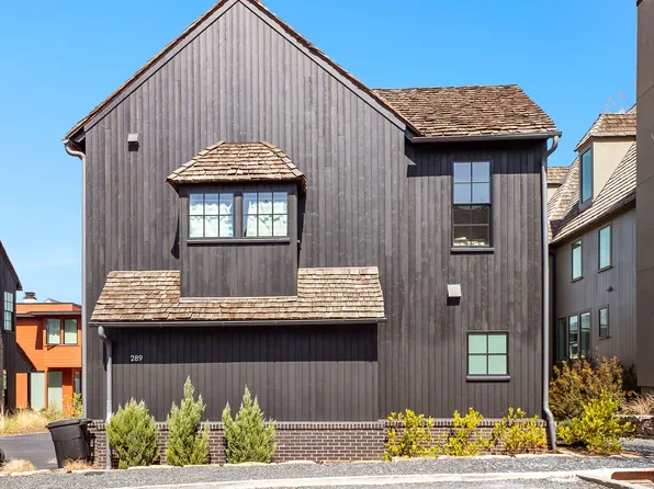 289 2nd St, Fayetteville, GA 30214