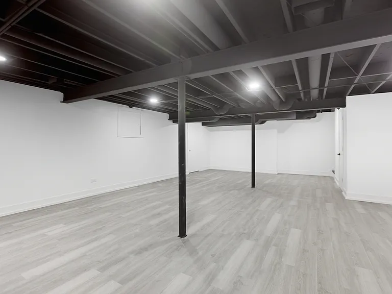 105 Yarrow Ct — Photo 24