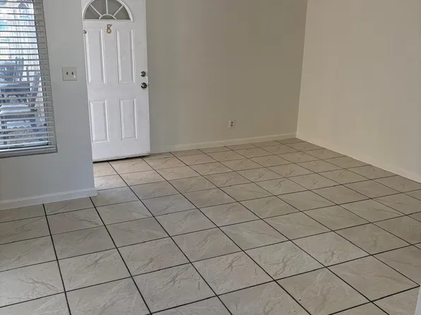 44040 Division St APT 8, Lancaster, CA 93535