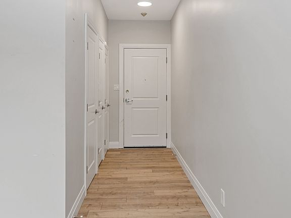 2nd image of 523 Bay St