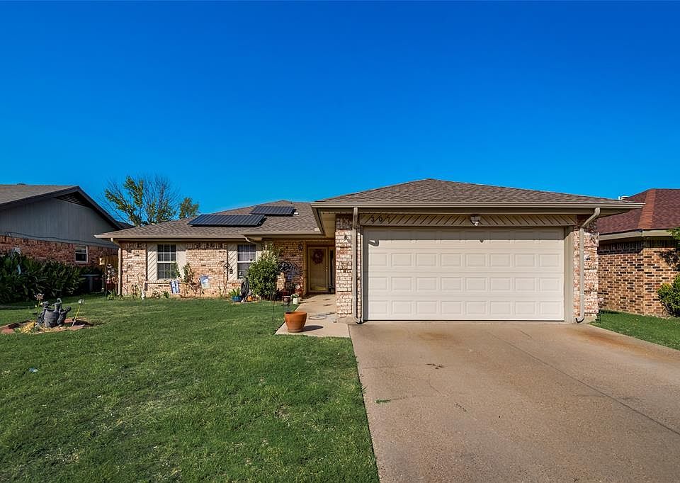 1st image of 307 Juniper Dr