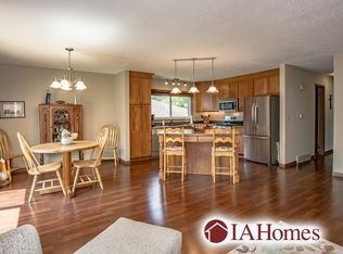 1499 Cottonwood Ln NE, Cedar Rapids, IA