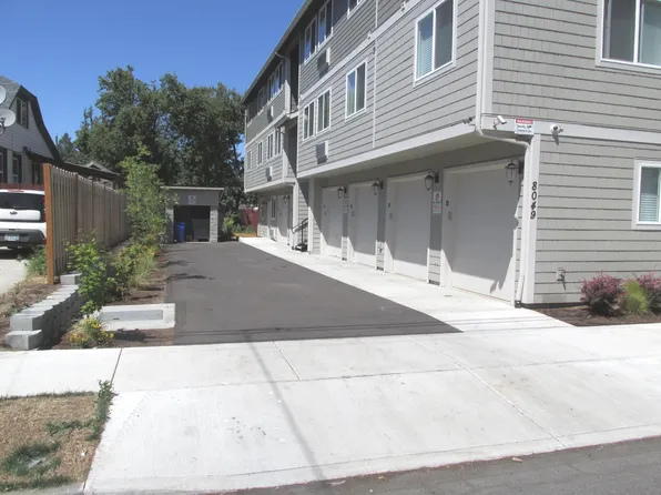 8049 - ( P ), 8049 SE Center St APT 100, Portland, OR 97206