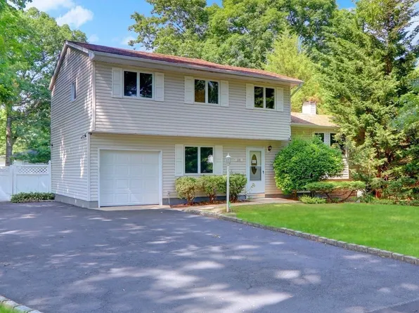 116 Gannet Drive, Commack, NY 11725