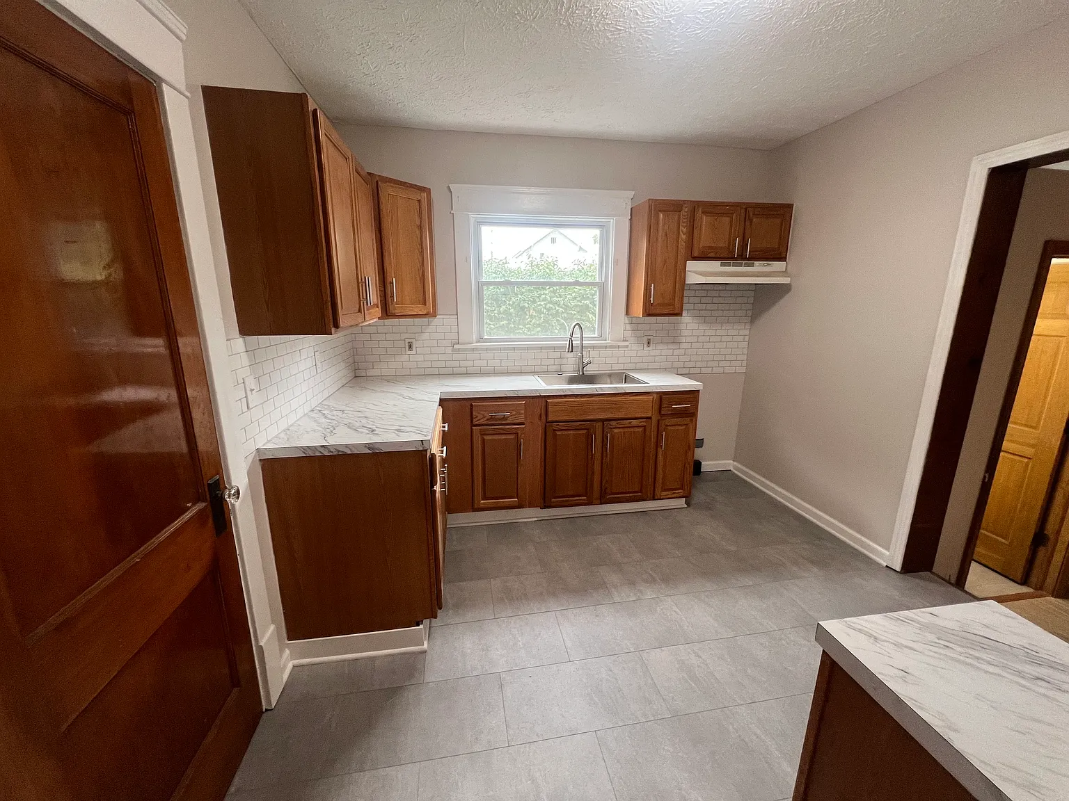 3 bed, 1.5 bath, 1793 sqft, $1,395 — Photo 2