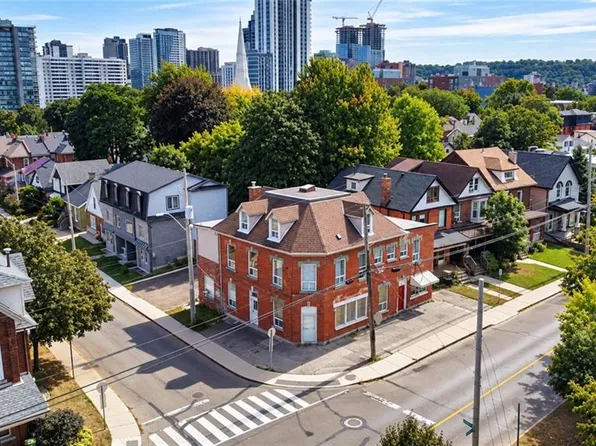 74 Locke St N, Hamilton, ON L8R 3A5