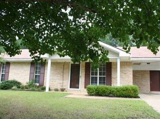 1907 Princess Ann Dr, Corinth, MS 38834