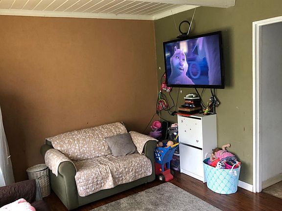 3rd image of 8029 Patton Ave