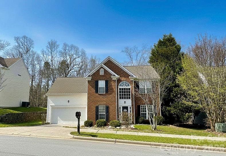 1st image of 610 Grantham Ln