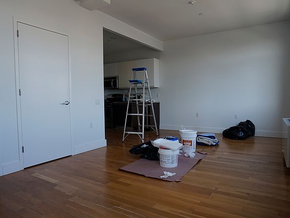 4th image of 836 Bergen St #27B