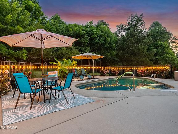 3rd image of 103 Warbler Ct