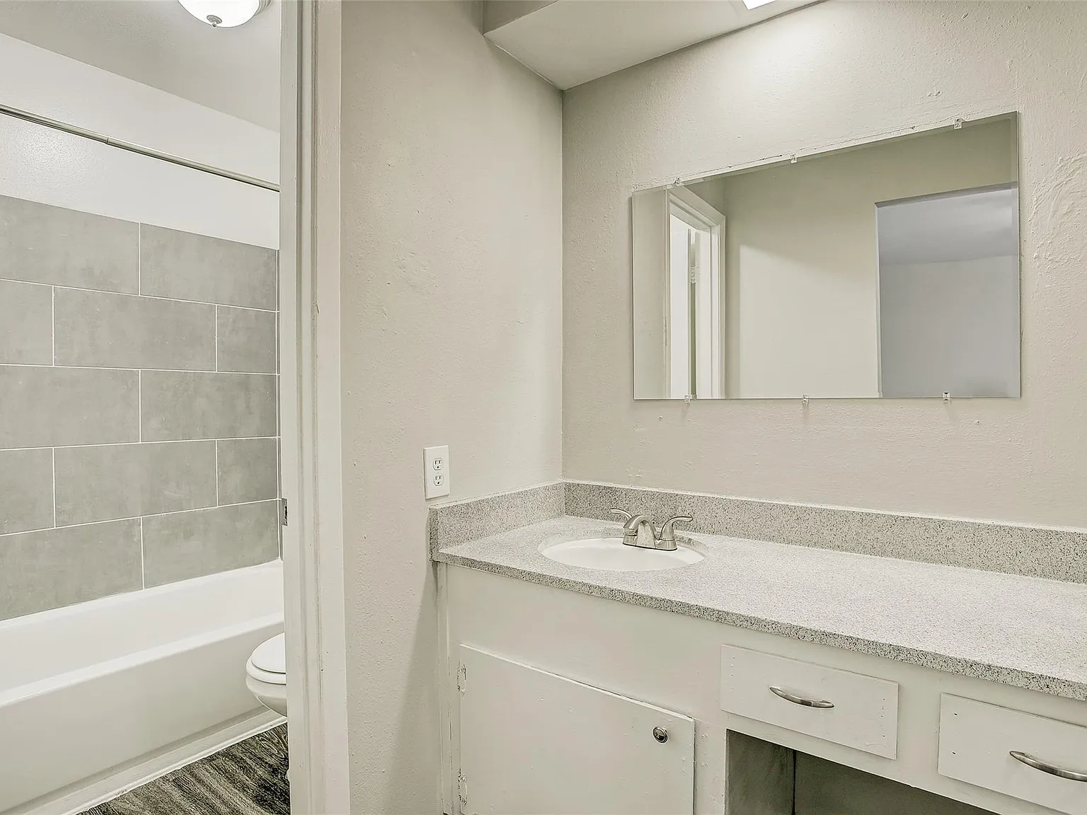 1 bed, 1.0 bath, 525 sqft, $1,000 — Photo 3