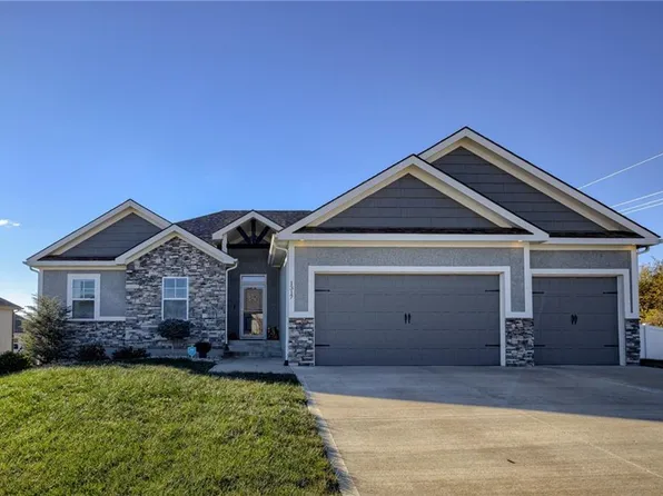 1317 NW Lindenwood Dr, Grain Valley, MO 64029