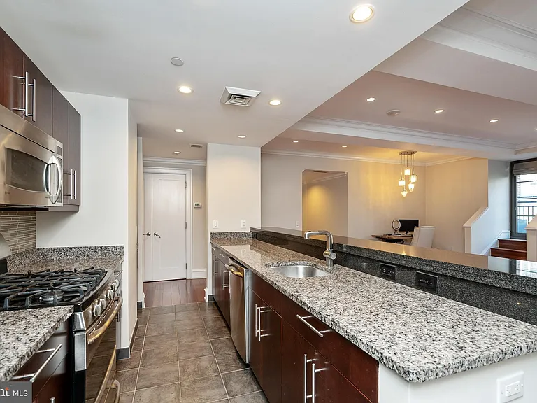 219 S 18th St #29-709 — Photo 13
