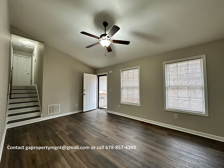 209 Sewell Rd — Photo 2
