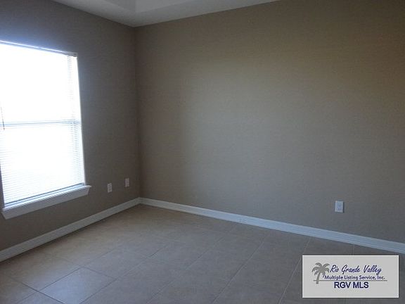 5th image of 1809 Treasure Oaks Dr