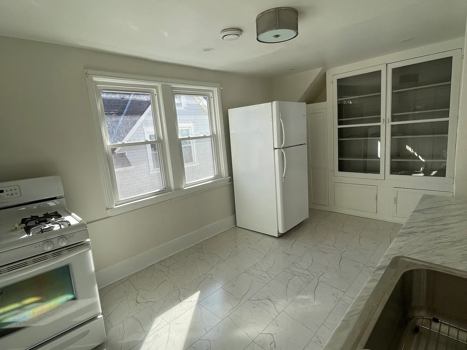 2 bed, 837 sqft, $1,250 — Photo 2