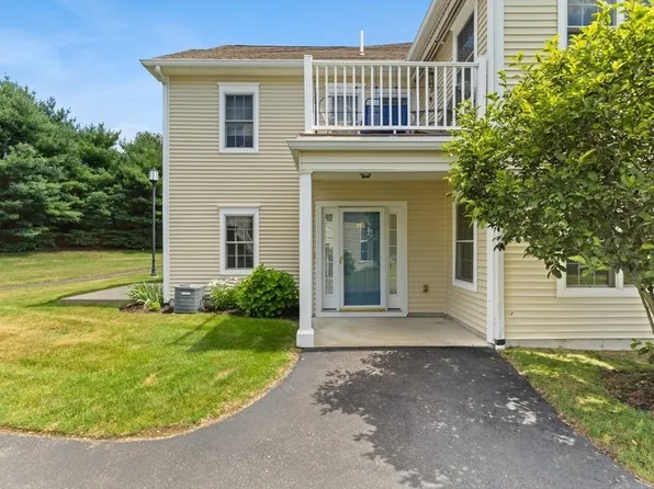631 East St Unit E101, Mansfield, MA 02048