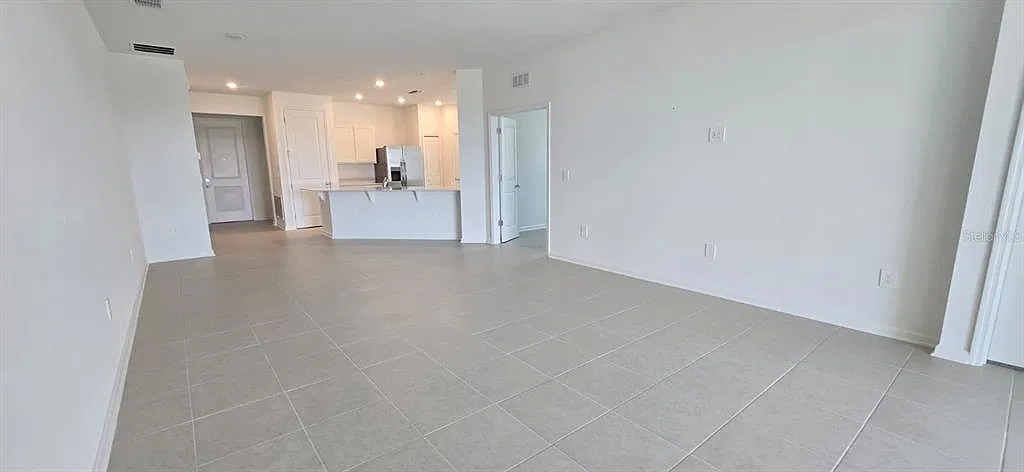 3 bed, 2.0 bath, 2109 sqft, $2,000 — Photo 3
