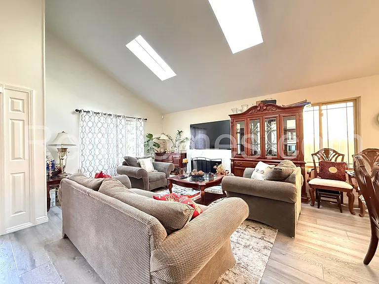 10990 Red Rock Dr — Photo 3